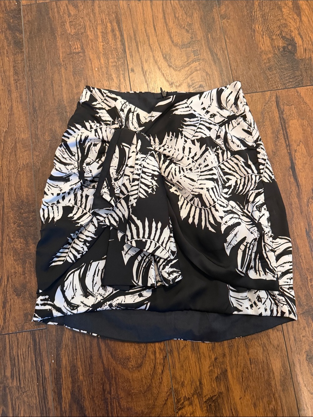 Zara Black and White Tropical-Print Mini Wrap Skirt